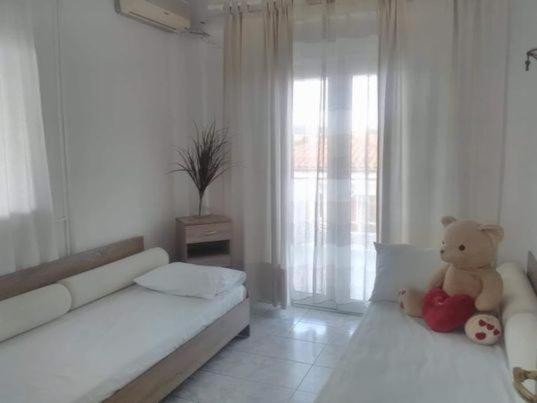 Bedroom with two single beds